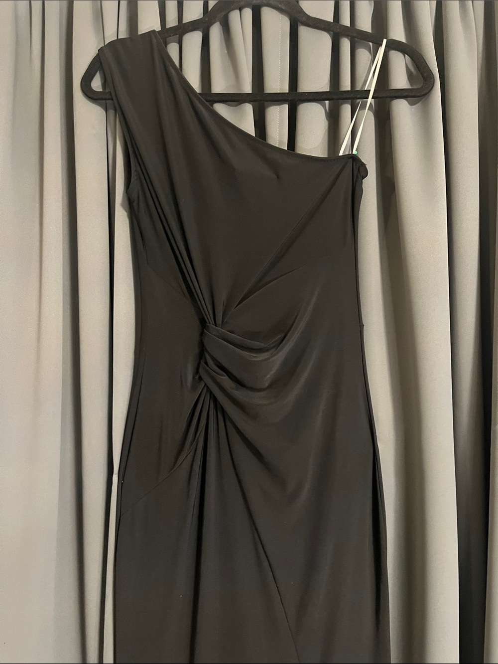 One-Shoulder Black Ruched Evening Dress - Picture 4 of 9